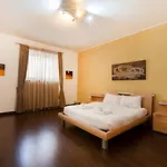 Spacious Seafront With Living, Sofa, Wifi & Ac By 360 Estates * 슬리에마