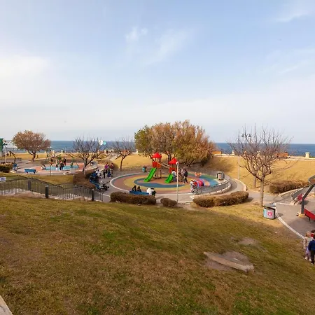 Appartamento Spacious Seafront With Living, Sofa, Wifi & Ac By 360 Estates Sliema