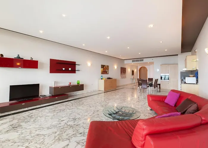 Spacious Seafront With Living, Sofa, Wifi & Ac By 360 Estates Appartamento