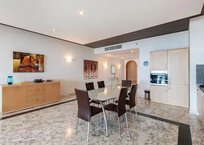 Appartamento Spacious Seafront With Living, Sofa, Wifi & Ac By 360 Estates *