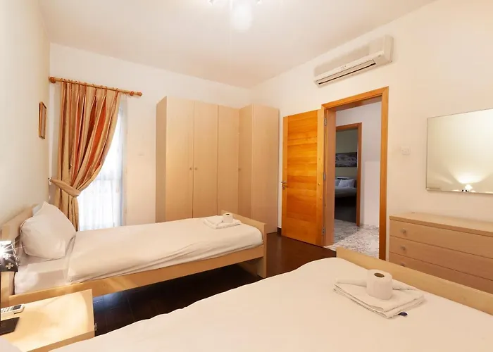 Appartamento Spacious Seafront With Living, Sofa, Wifi & Ac By 360 Estates *