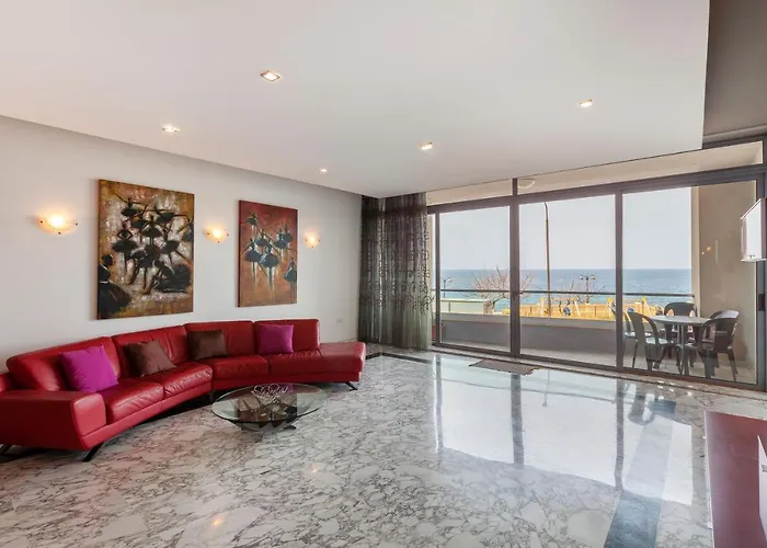 Appartamento Spacious Seafront With Living, Sofa, Wifi & Ac By 360 Estates Sliema
