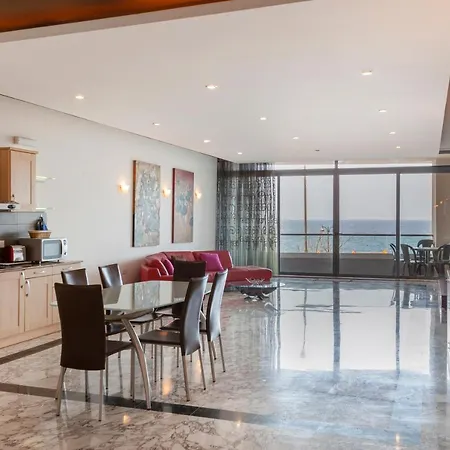 Spacious Seafront With Living, Sofa, Wifi & Ac By 360 Estates Sliema