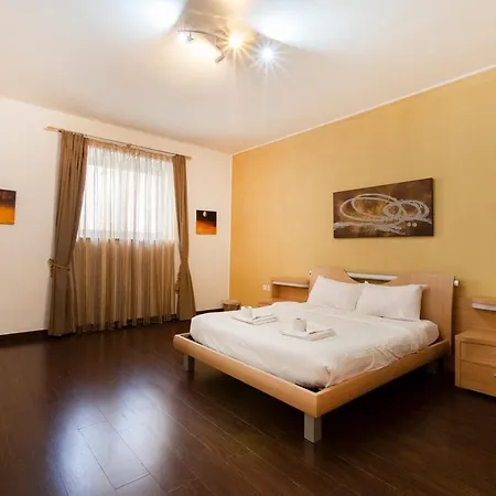 Spacious Seafront With Living, Sofa, Wifi & Ac By 360 Estates * סליאמה