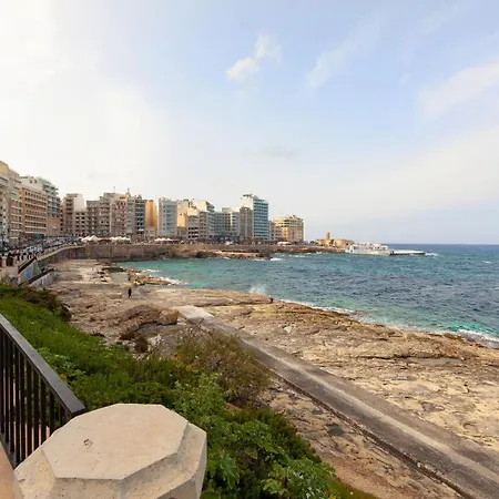 דירה Spacious Seafront With Living, Sofa, Wifi & Ac By 360 Estates