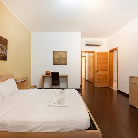 Spacious Seafront With Living, Sofa, Wifi & Ac By 360 Estates *