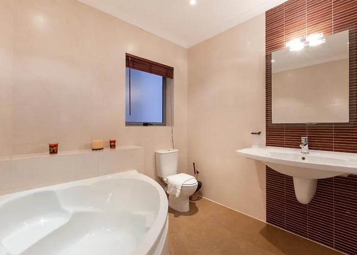 Spacious Seafront With Living, Sofa, Wifi & Ac By 360 Estates Apartment Sliema