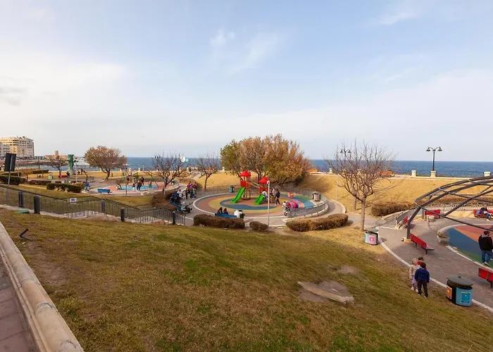아파트 Spacious Seafront With Living, Sofa, Wifi & Ac By 360 Estates 슬리에마