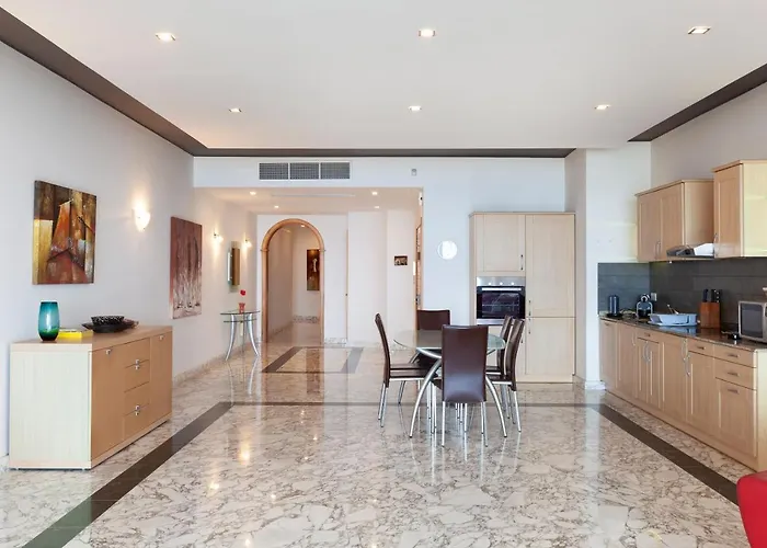 Apartment Spacious Seafront With Living, Sofa, Wifi & Ac By 360 Estates Sliema