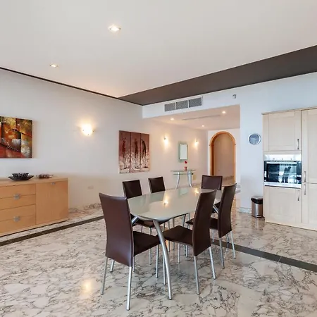 شقة Spacious Seafront With Living, Sofa, Wifi & Ac By 360 Estates *